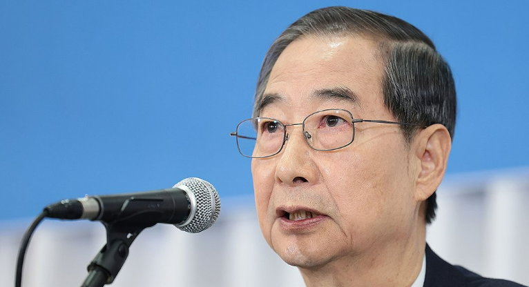 한덕수 무소속 대통령선거 예비후보가 지난 6일 서울 중구 코리아나호텔에서 열린 관훈토론회에서 기조연설을 하고 있다. /연합뉴스