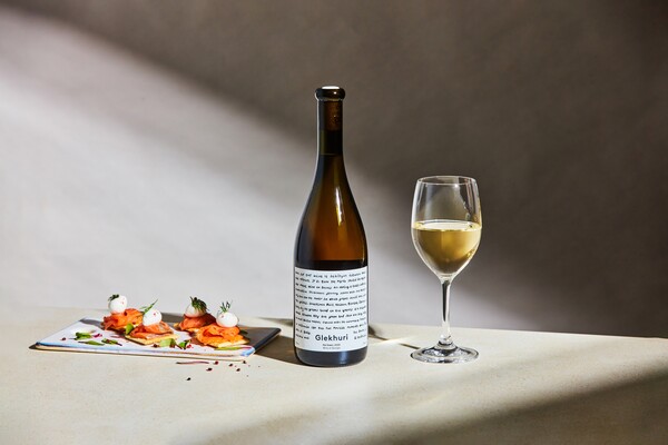 hy가 오는 10일부터 11일까지 현대프리미엄아울렛 SPACE1에서 열리는 주류 행사 ‘선셋가든 와인&피크닉’에 참가한다. /hy