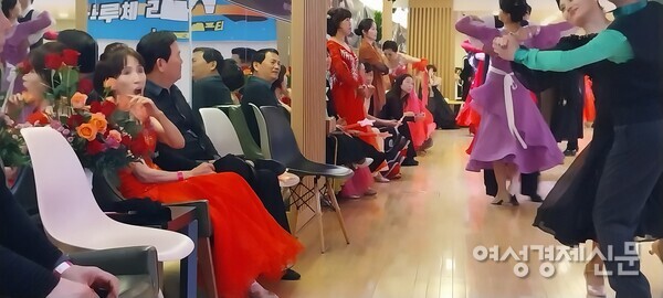 댄스계에는 남성이 원래 귀하다. 잘하면 인기가 좋다. /사진=강신영