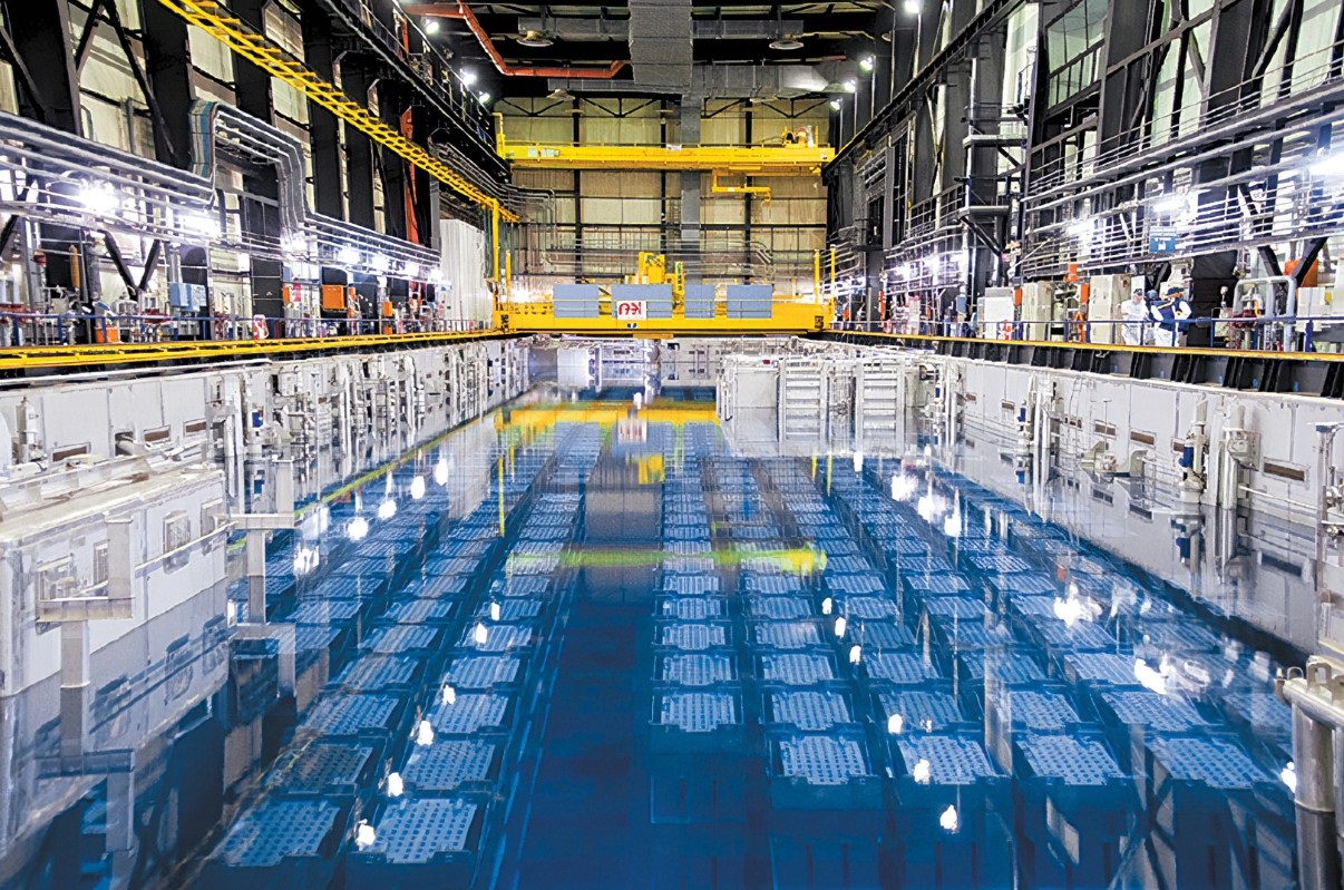 프랑스 라하그 소재 사용후 핵연료 재처리 시설. 시설 내 임시 저장시설에 사용후 핵연료를 저장한 뒤 냉각한다. /사용후핵처리공론화위원회