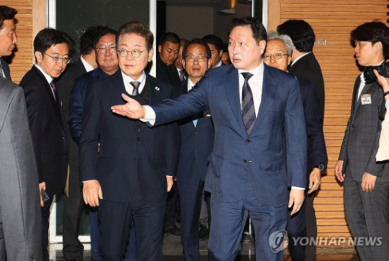 대한상공회의소에서 열린 대선후보 초청 경제5단체장 간담회에 참석한 이재명 더불어민주당 대선 후보 /연합뉴스