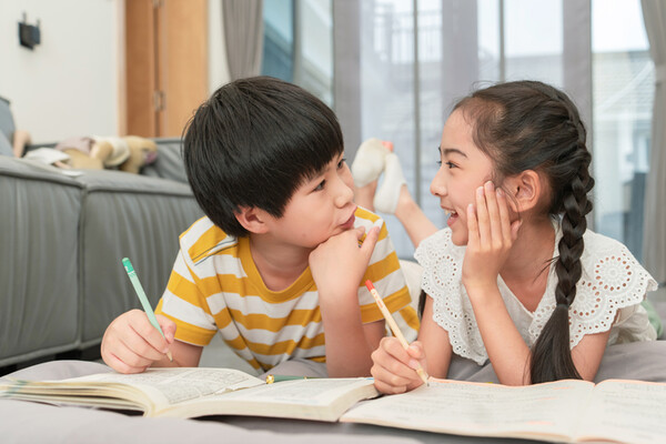 아들이 공부에 집중하기를 바라는 것에서 시작하여 자력을 발휘하는 것, 자력을 발휘할 수 있도록 돕는 것, 친구들에게 오늘이 의미 있는 날로 기억되기를 바라는 것이 엄마의 여러 바람이었습니다. /게티이미지뱅크