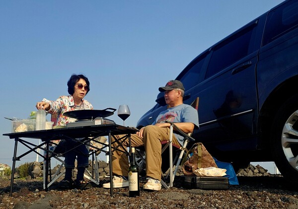 수고한 아내를 위한 저녁 캠핑 /사진=한익종