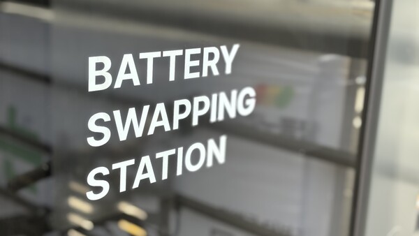 전기차 구매 부담을 줄일 것으로 기대를 모았던 기아의 배터리 구독 서비스가 결국 중단됐다. /김성하 기자