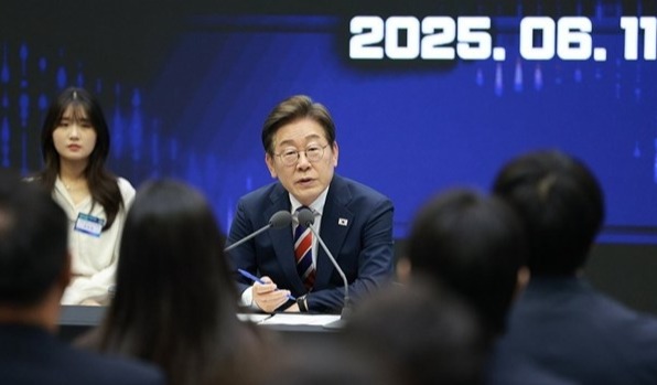 이재명 대통령이 11일 서울 영등포구 한국거래소에서 열린 주식시장 불공정거래 근절을 위한 현장 간담회에서 발언하고 있다. /연합뉴스