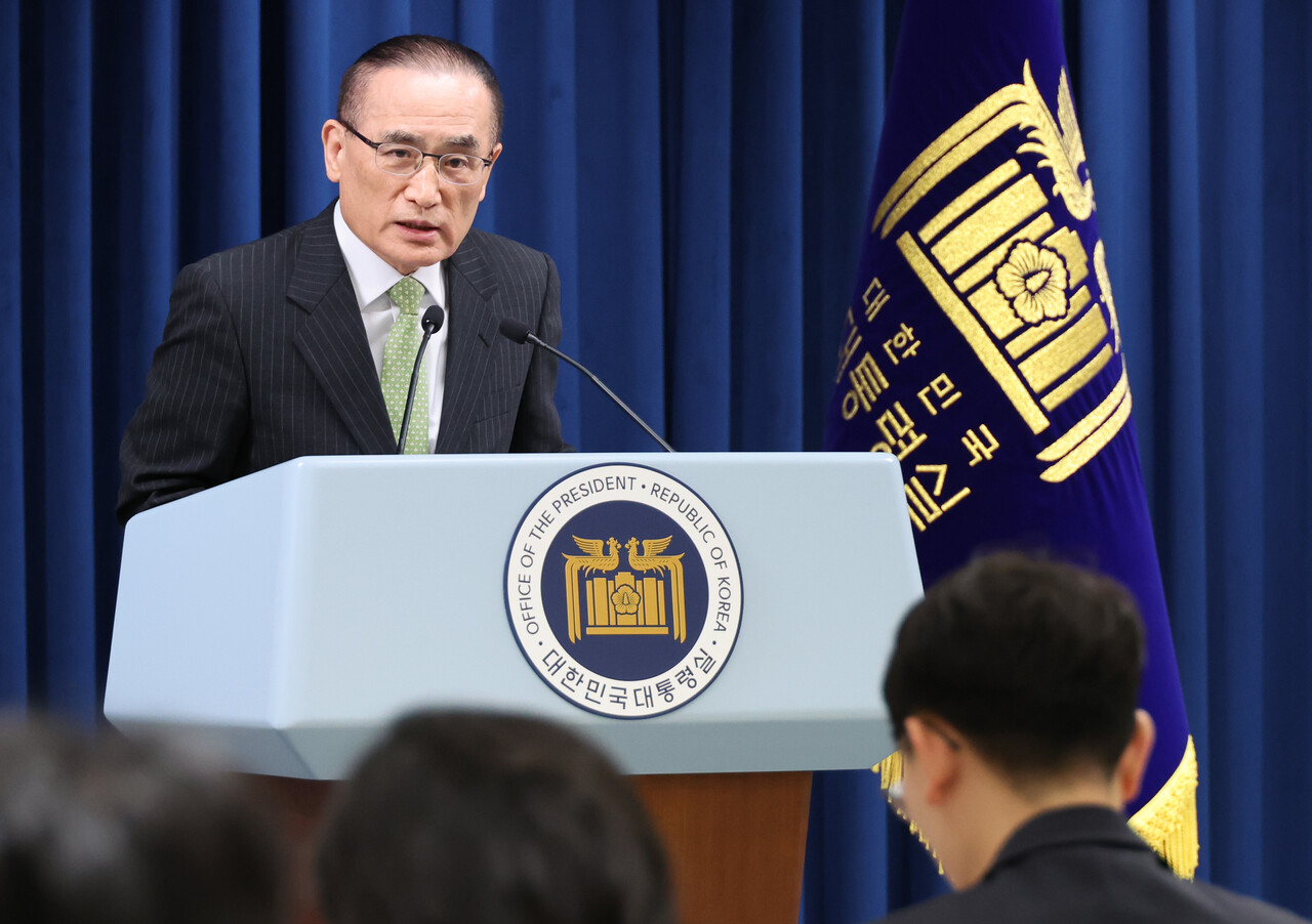 위성락 국가안보실장이 15일 서울 용산 대통령실에서 이재명 대통령 캐나다 G7 정상회의 참석 관련 설명을 하고 있다. /연합뉴스