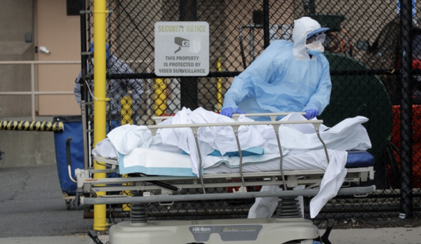 민주당은 물론이고 트럼프 역시 메디케이드와 사회보장 연금에 대해서는 손대기를 주저하고 있다. 고령층의 반발을 부를 것이 뻔하기 때문이다. /로이터=연합뉴스