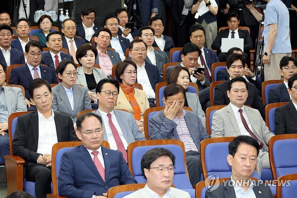 지난 5일 서울 여의도 국회에서 열린 국민의힘 의원총회 /연합뉴스