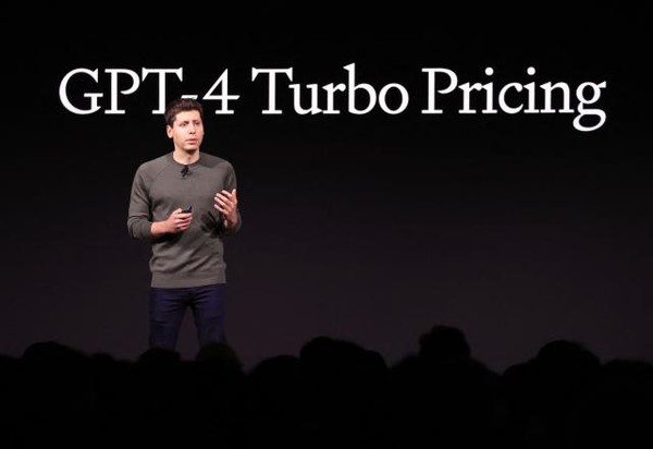 샘 올트먼 오픈AI 최고경영자(CEO)가 캘리포니아주 샌프란시스코에서 열린 개발자 회의에서 연설하고 있다. /AFP =연합뉴스