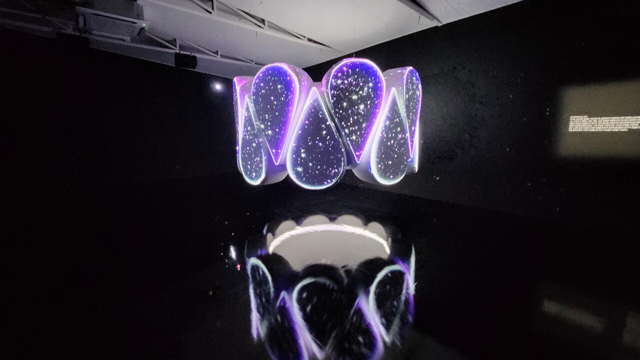  이석 작가가 듀이터널스 반지를 대형으로 형상화시킨 설치 작품 /류빈 기자