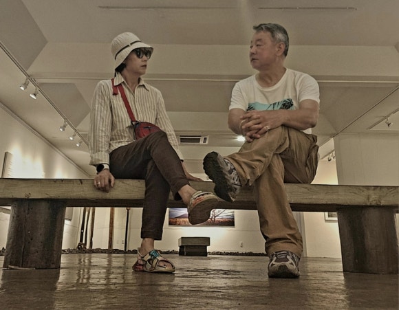 김영갑 갤러리에서의 우리 부부 셀카 /한익종