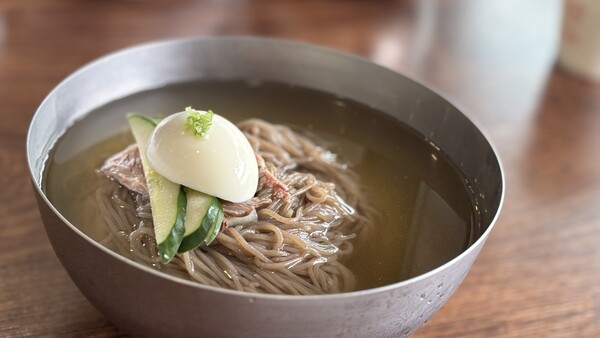 서울에 위치한 한 식당의 평양냉면 사진. /김성하 기자
