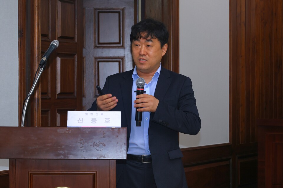 마지막 발제자인 신용호 해안건축 본부장은 '오시리아 라우어 시니어타운'의 설계 경험을 바탕으로 한국형 액티브 시니어타운의 방향성을 제시했다. /류빈 기자