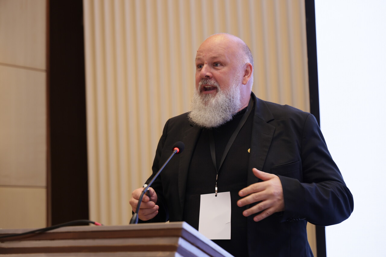 코펜하겐 미래연구소의 부게 홀름 한센(Bugge Holm Hansen)은 우리가 지금 '리퀴드 콘텐츠(Liquid Content)'의 시대로 진입하고 있다고 말한다. /허영주 크리에이터