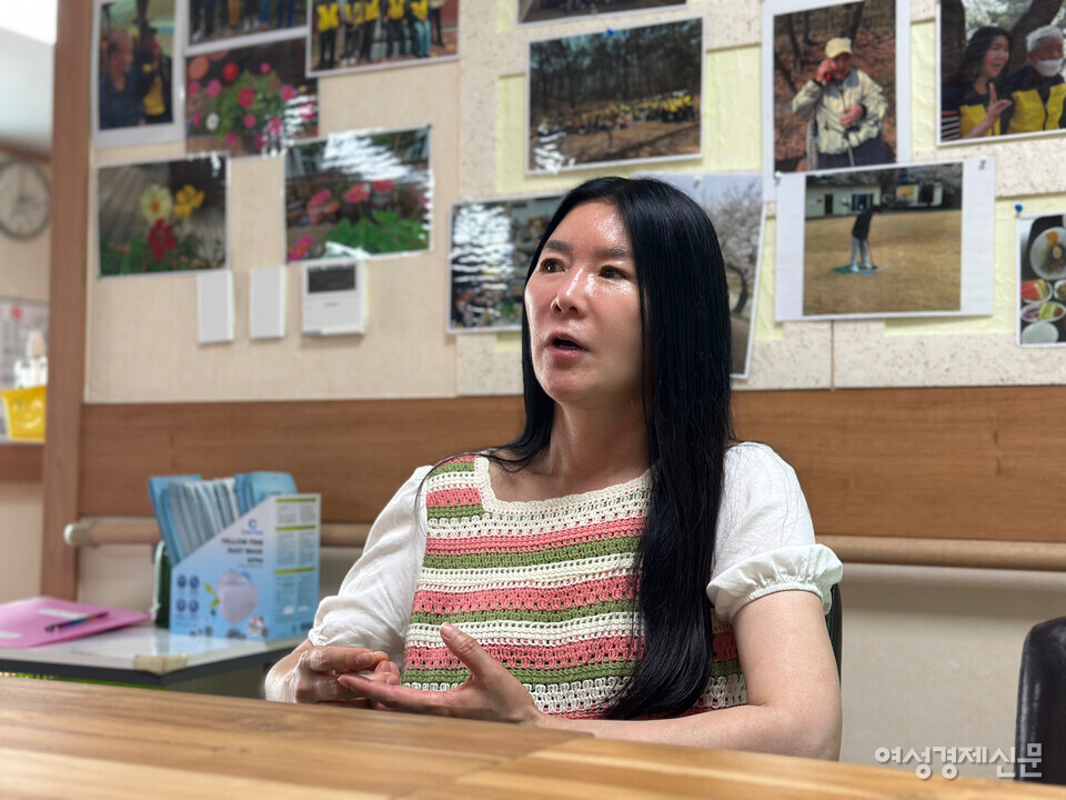 3일 여성경제신문과 만난 김진희 원장은 "주거와 돌봄을 통합한 커뮤니티케어의 실천"이라며 "실버타운을 삶의 터전으로 여기는 어르신에게 마지막까지 머무를 수 있는 집다운 공간을 제공하며 외로움과 사회적 단절을 최소화하는 것이 핵심 목표"라고 말했다. /김정수 기자