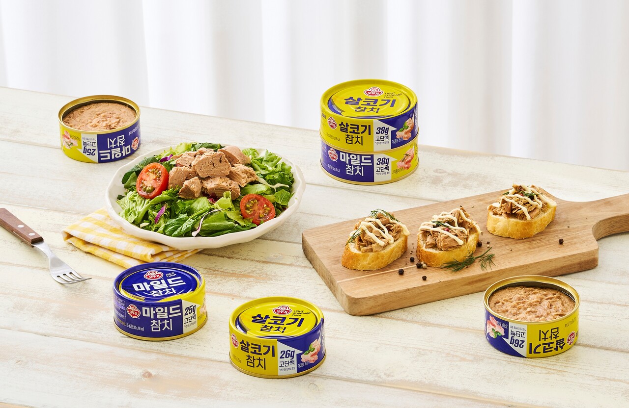 오뚜기가 소비자들의 꾸준한 재출시 요청에 힘입어 ‘오뚜기 참치 살코기’와 ‘오뚜기 참치 마일드’를 새롭게 리뉴얼 해 선보인다. /오뚜기