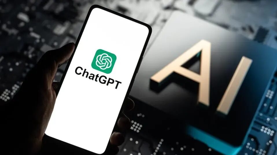 오픈AI의 API 통합 전략은 편의성뿐 아니라 보안성 강화에도 초점을 맞췄다. 예컨대 국내에서 토스가 도입한 챗GPT 엔터프라이즈 플랜은 사용자 입력 데이터를 학습에 사용하지 않으며 민감 정보 유출을 막기 위해 세분화된 접근 권한 관리와 실시간 모니터링 기능을 제공한다. /오픈AI