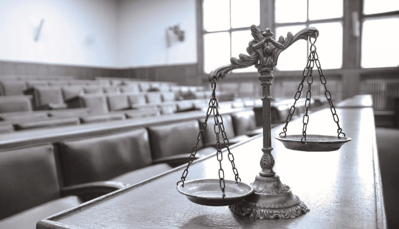 노인복지주택 설치 시 토지·건물 소유권을 요구하는 시행규칙과 사용권만으로 가능하다는 시설기준 간 해석 충돌로 민간 진입이 어려워지고 있다. 제도 개선이 시급하다는 지적이 나온다. /게티이미지뱅크