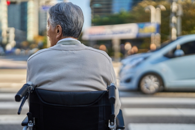 65세 이상 장애인 10명 중 4명은 혼자 사는 것으로 나타났다. /게티이미지뱅크