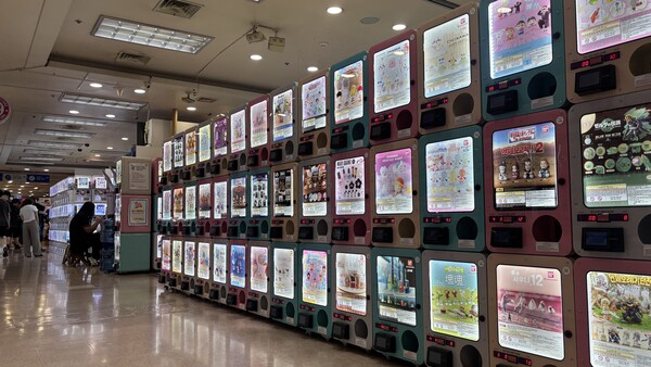 서울 서초구에 위치한 국제전자센터 가챠샵 /김성하 기자