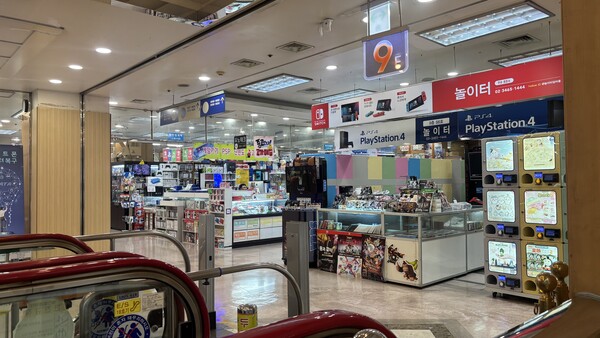 가챠의 '성지'라고 불리는 국제전자센터 9층의 모습 /김성하 기자