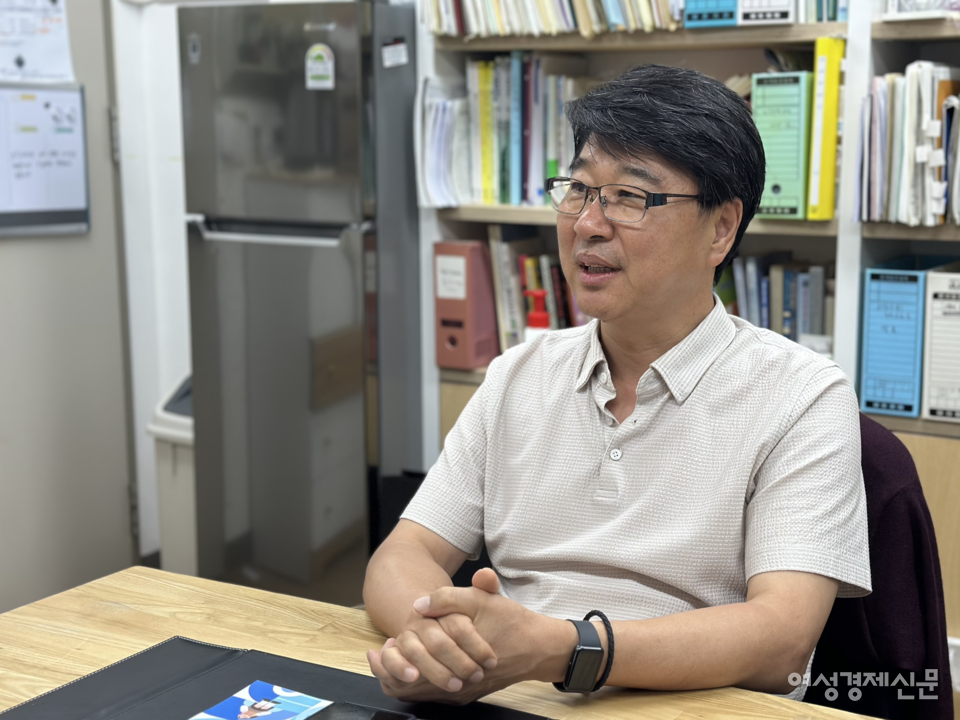 유선종 교수는 대학 연계형 은퇴자 공동체 'UBRC(University-Based Retirement Community)'에 대해서 "은퇴자들이 대학 내에서 함께 배우고 커뮤니티를 형성해 실제 활동으로 이어지는 구조"라며 "대학생과의 세대 간 교류도 장점이며 익숙한 대학 캠퍼스에서 건강하게 노년을 보내는 것은 매우 매력적인 요소가 될 수 있다"고 설명했다. /김정수 기자