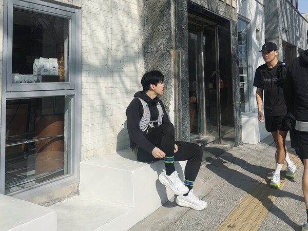 러닝화를 신은 모습 /권혁주