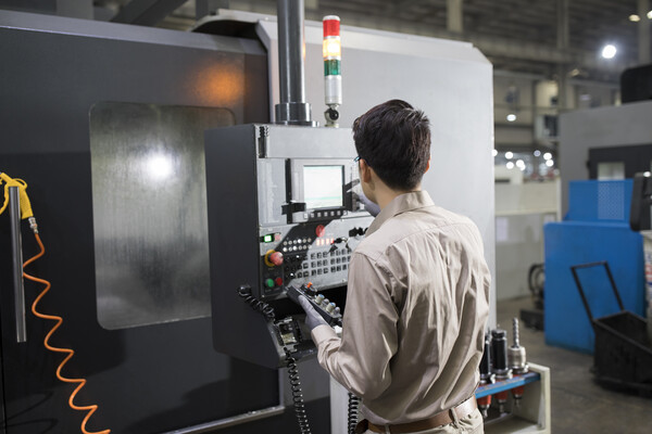 자본이 생산성 높은 기업에 충분히 유입되지 못한 한국 경제의 구조적 한계가 지적된다. /게티이미지뱅크