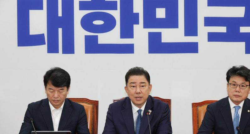 김병기 더불어민주당 당대표 직무대행 겸 원내대표가 31일 서울 여의도 국회에서 열린 정책조정회의에서 발언하고 있다. /연합뉴스
