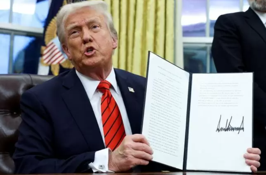트럼프 대통령은 31일 오후(현지시간) 지금까지 한국 등 주요 교역국과 진행한 무역 협상 결과를 반영해 기존에 발표한 국가별 상호관세율을 조정한 행정명령에 서명했다. /연합뉴스