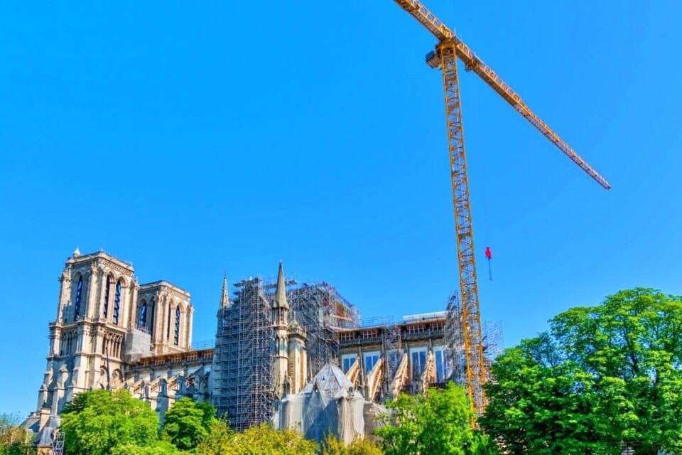 2020년 이전엔 노인복지주택이 도시계획시설로 인정돼 자연녹지에서도 층고 제한을 완화할 수 있었지만 규정 변경으로 현재는 사실상 불가능해졌다. 삼성노블카운티 등 대표 실버타운도 이 특례 덕에 가능했지만 지금은 고령사회에 역행하는 규제로 작용하고 있다. /게티이미지뱅크