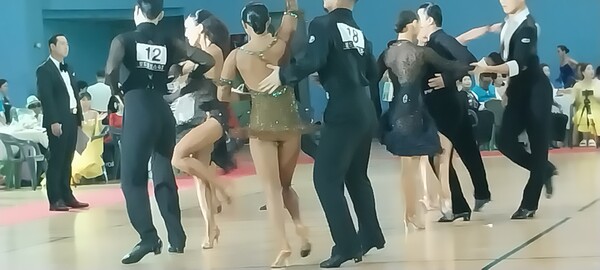 댄스계도 사람 있는 곳이라 여러 사람들이 있다. 그래도 중요한 것은 신뢰 관계다. /사진=강신영