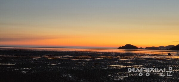 갯벌 저녁노을 /박종섭