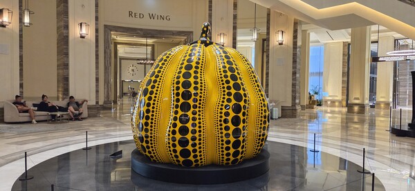 쿠사마 야요이의 작품 호박 /박종섭