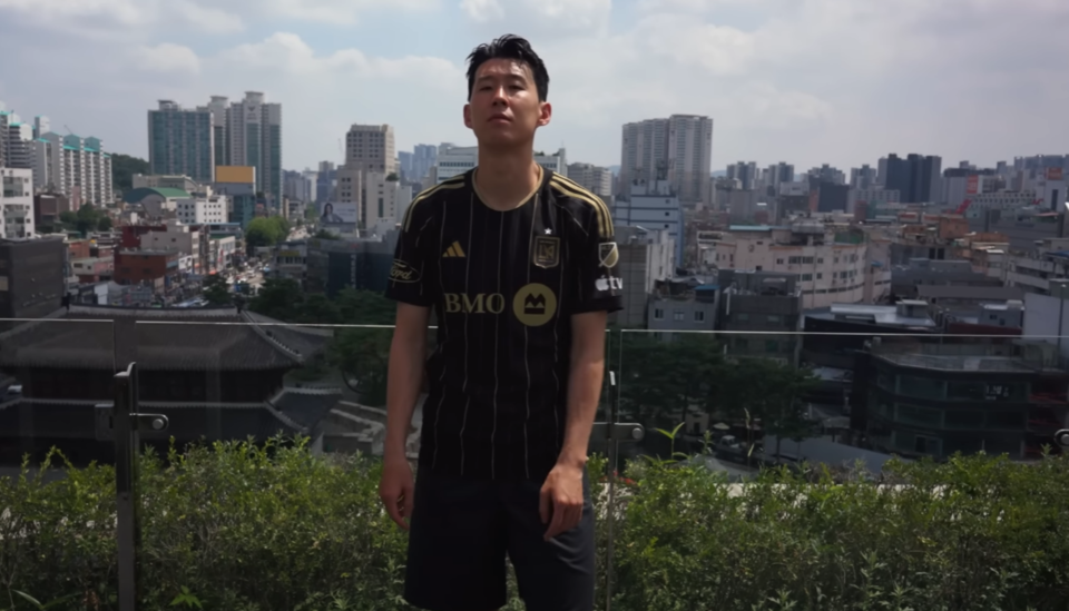 한국시간 7일 미국 MLS 리그 소속 LAFC 축구팀 공식 유튜브 개정이 업로드 된 손흥민 선수 소개영상. 손흥민 선수의 유니폼 오른쪽 어깨 부분에 '애플TV' 로고가 보인다. /LAFC