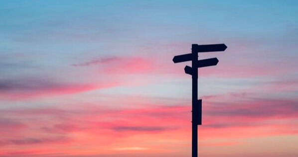 짧은 인생의 시간 궁금한 것들이 너무 많았기에, 또래의 친구들이 함께 경쟁하며 묻어간 항로를 따라갈 수는 없었습니다. /사진=언스플래시