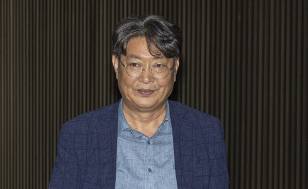 이춘석 무소속 의원의 주식 차명거래 의혹을 수사하는 경찰이 압수수색 직후 보좌관 차모 씨 등 관련자들을 대거 소환해 조사했다. /연합뉴스