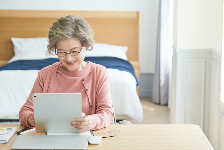 국민연금공단이 연금 수급 중산층을 위한 공공 실버타운 사업 타당성을 네 번째로 검토 중이다. 하지만 주택사업의 당위성, 공공성, 형평성 등에 대한 비판과 우려가 계속되고 있다. /게티이미지뱅크