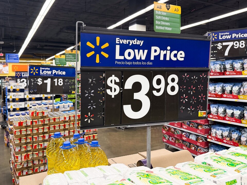 생산자는 제품 생산에 필요한 원재료와 중간재를 수입해서 쓰는 경우가 많다. 관세 부과는 이들이 수입하는 원재료와 중간재의 매입 비용을 상승시킨다. /연합뉴스