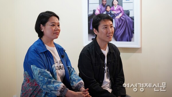 문선아 디렉터(왼)와 최원준 작가 /장세곤 기자