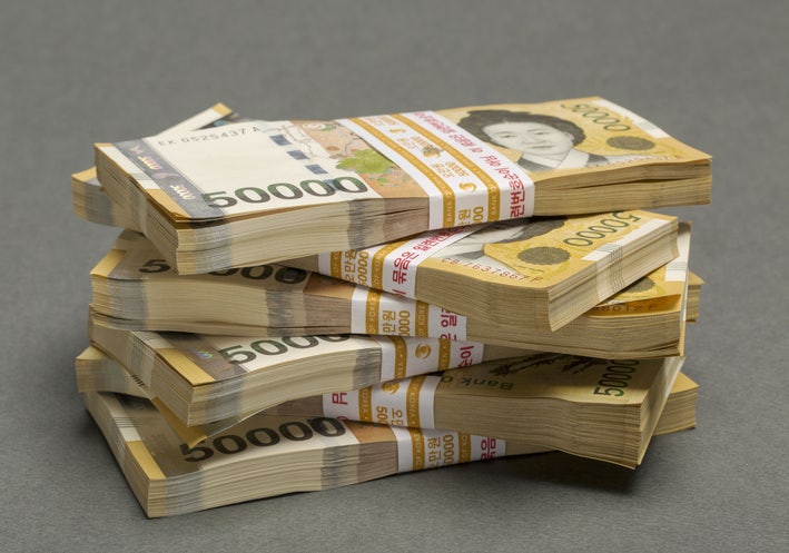 고령 부모를 위한 실버타운 수요는 늘지만, 민간 사업자에겐 초기 비용 부담이 커 공급이 어렵다. 일본처럼 정부가 주택도시기금을 활용해 사업비를 저금리로 융자하고 세제 혜택을 주면 서민과 중산층도 혜택받는 실버타운 조성이 가능하다. /게티이미지뱅크