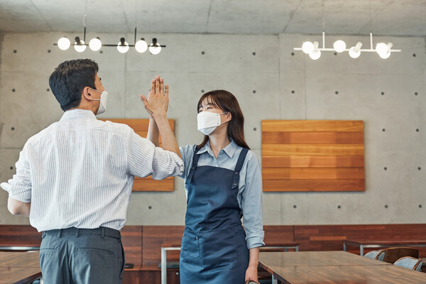 국내 주요 시중은행들이 어려움을 겪는 소상공인들을 대상으로  지원 프로그램을 확대하고 있다. /게티이미지밷크