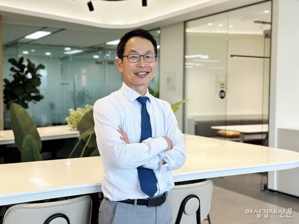 3일 여성경제신문과 만난 김동원 미스터마인드 대표는 "공공돌봄의 주체는 복지 서비스 기반이어야 한다"며 "제품 납품으로 끝나는 게 아니라 운영과 관리까지 책임져야 한다"고 강조했다. /김정수 기자