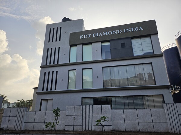 KDT 다이아몬드의 인도 수랏 공장 외부 전경 /송오성