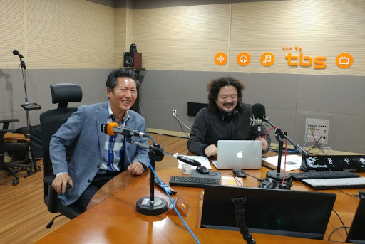 정청래 더불어민주당 대표와과 방송인 김어준씨/TBS