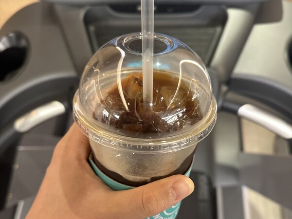 매일 아침 아이스 아메리카노 한 잔 /권혁주