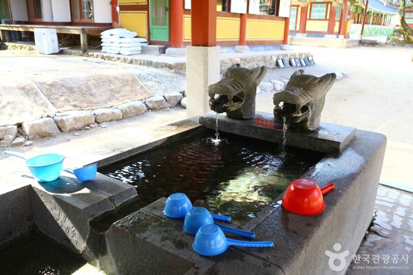 전남 장성 백양사 약수터 /한국관광공사 이범수