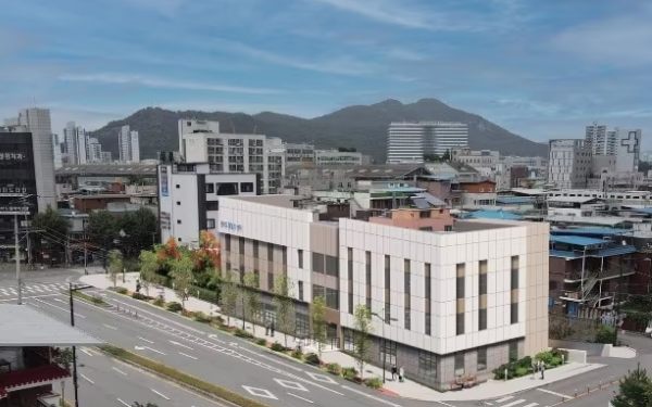 15일 오전 경기권 통일플러스센터에서 개관식이 열렸다. 과거 분단과 군사적 긴장의 상징이었던 미군기지 캠프 라과디아 반환 용지가 평화와 통일을 상징하는 장소로 변경된 것이다. 사진은 경기권 통일플러스센터 조감도다. /통일부