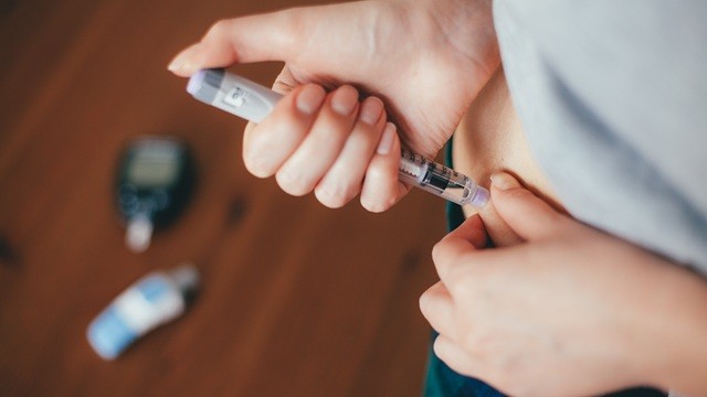 국내 인슐린 시장의 절반 이상을 차지하는 다국적 제약사 제품이 공급 위기에 직면했다. 위탁시험기관 SLS바이오가 식품의약품안전처로부터 품질검사 기관 재지정 불허를 받으면서 해당 기관 협력 제약사의 인슐린이 수개월간 국내에 풀리지 못할 수 있다는 우려가 현실화하고 있다. /게티이미지뱅크