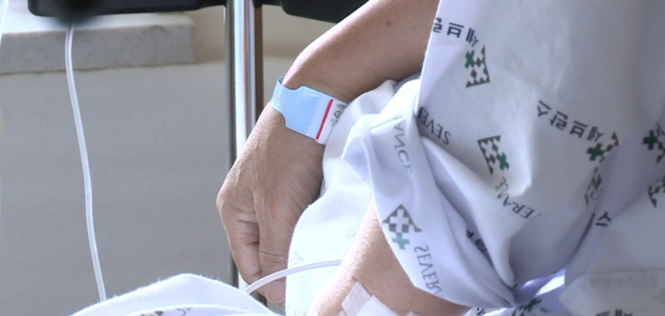 1인 가구·배달 문화 확산으로 20·30대 암과 비만 위험이 주목받고 있다. 한국인 나트륨 섭취는 WHO 권고의 1.6배, 가공육은 발암물질로 분류된다. 배달 음식 주 3회 이상 섭취 시 비만 위험은 2.4배 높았다. /연합뉴스